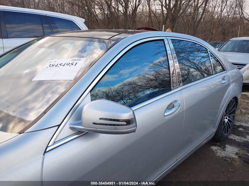 2013 MERCEDES-BENZ S 550 4MATIC WDDNG9EB0DA513044