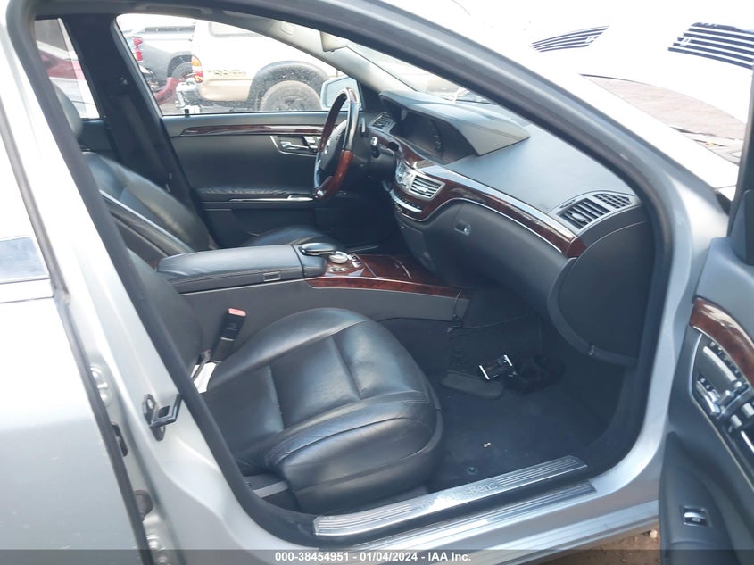 2013 MERCEDES-BENZ S 550 4MATIC WDDNG9EB0DA513044