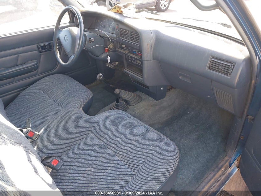 1995 Toyota Pickup 1/2 Ton Short Whlbse Dx VIN: 4TARN01P1SZ317381 Lot: 38456981