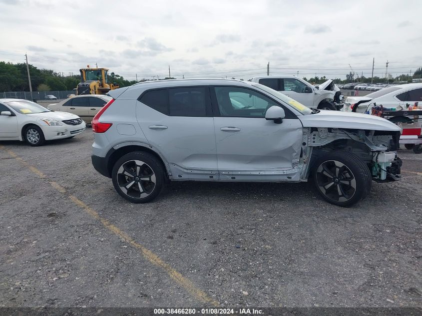 YV4AC2HK2M2424851 2021 Volvo Xc40 T4 Momentum