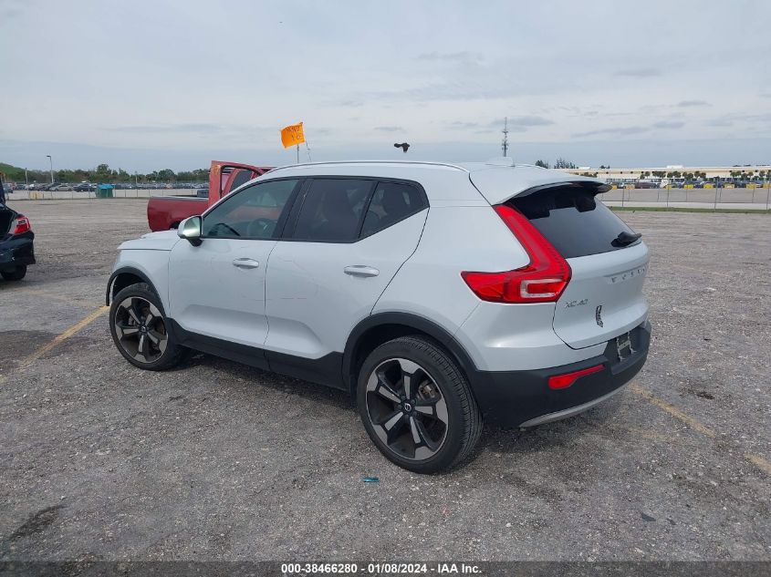 YV4AC2HK2M2424851 2021 Volvo Xc40 T4 Momentum