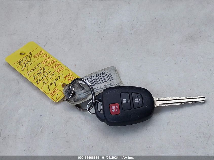 JTMBFREV3JJ725409 2018 Toyota Rav4 Le