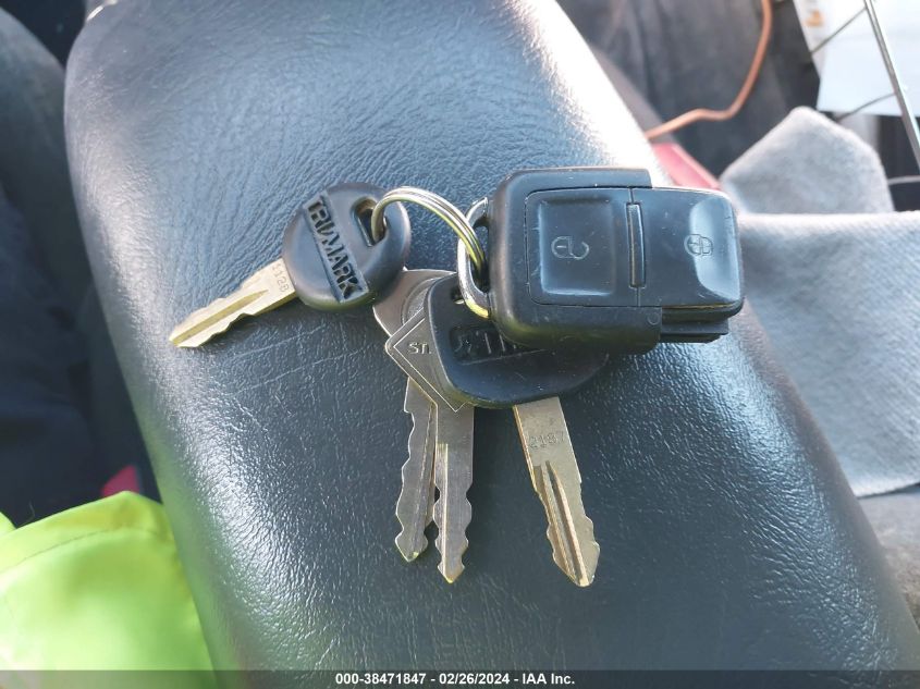 2003 Volkswagen Eurovan VIN: WV3AB470X3H066828 Lot: 38471847