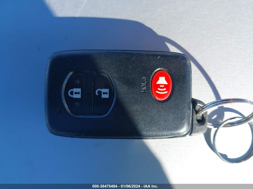 JTDZN3EU1FJ016619 2015 Toyota Prius V Three