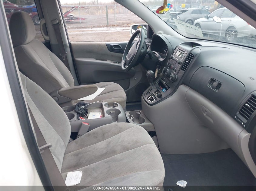 2008 Hyundai Entourage Gls/Limited VIN: KNDMC233286046142 Lot: 38476504