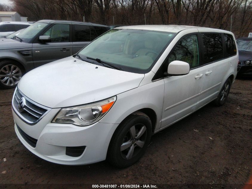 2V4RW3D11AR168821 2010 Volkswagen Routan Se