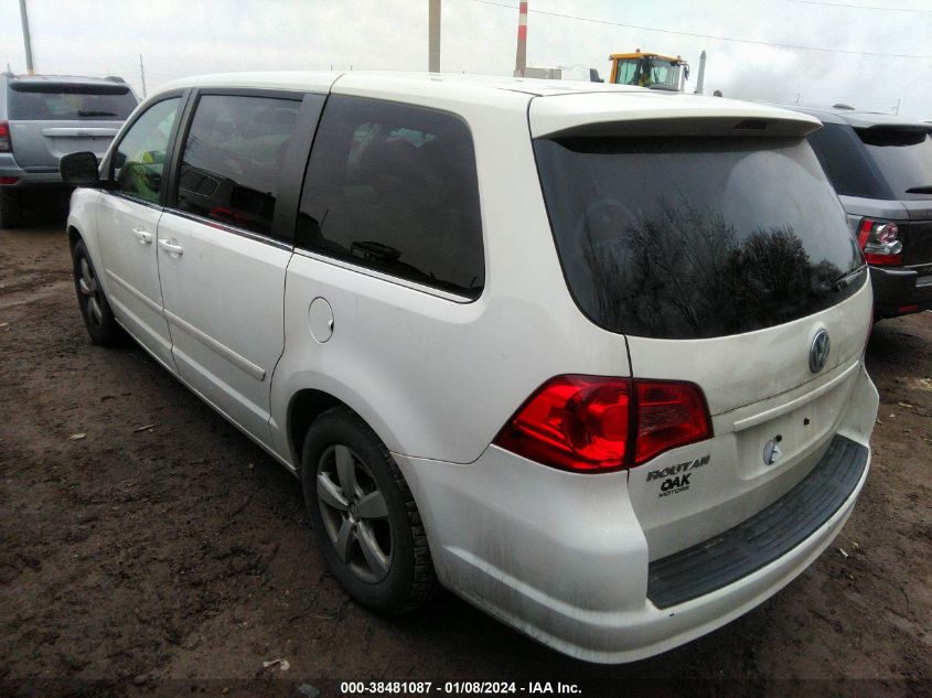 2V4RW3D11AR168821 2010 Volkswagen Routan Se