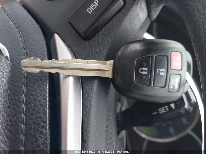 2T1BURHE0FC353726 2015 Toyota Corolla Le