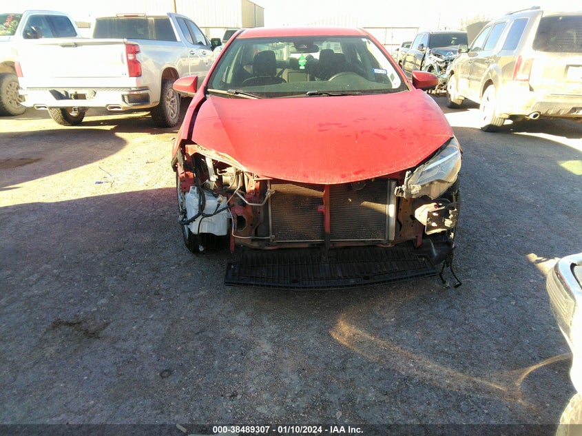 5YFBURHE5JP779758 2018 Toyota Corolla Le