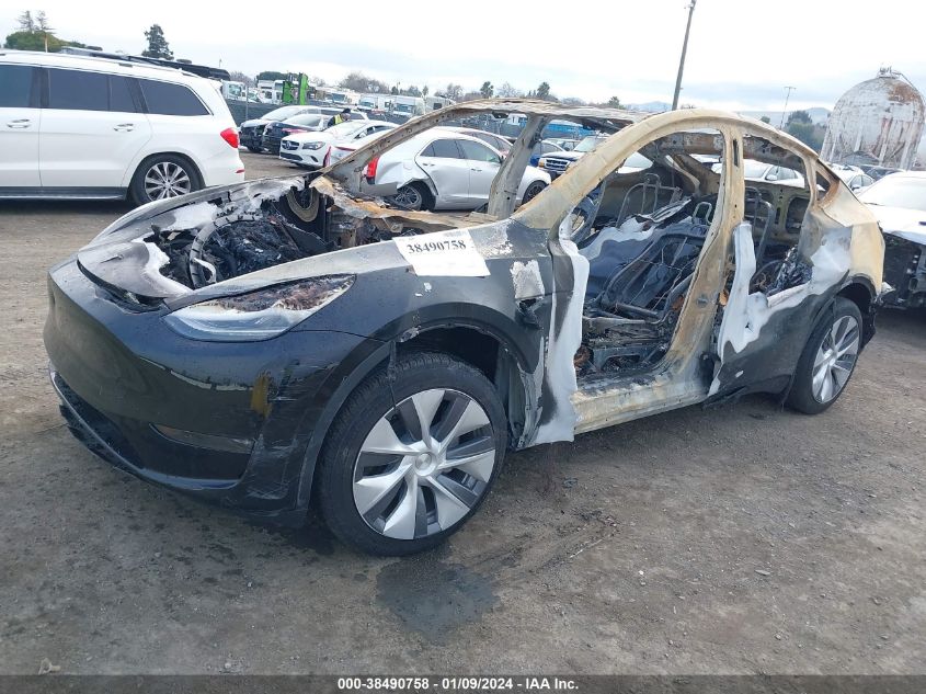 7SAYGDEE8PA136947 2023 TESLA MODEL Y - Image 2