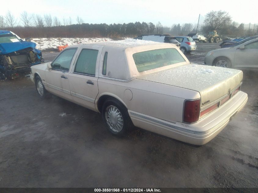 1997 Lincoln Town Car Signature VIN: 1LNLM82W3VY643609 Lot: 38501568