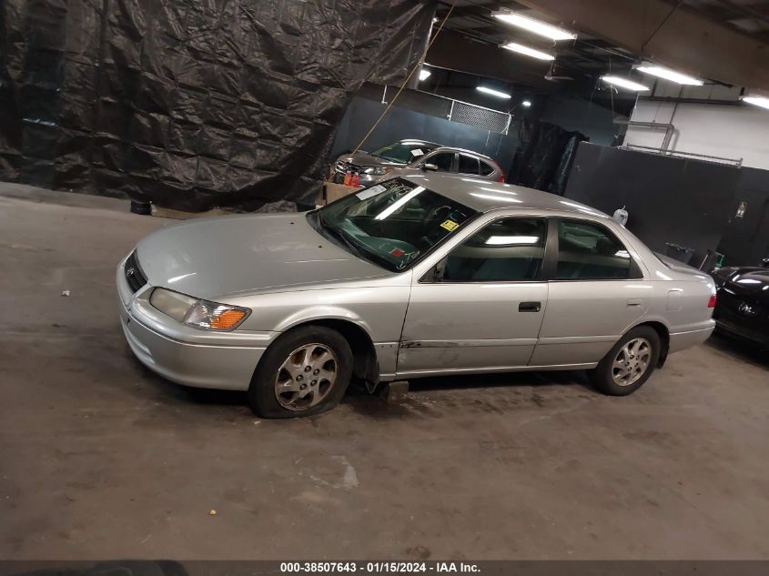 4T1BF28K71U120585 2001 Toyota Camry Le