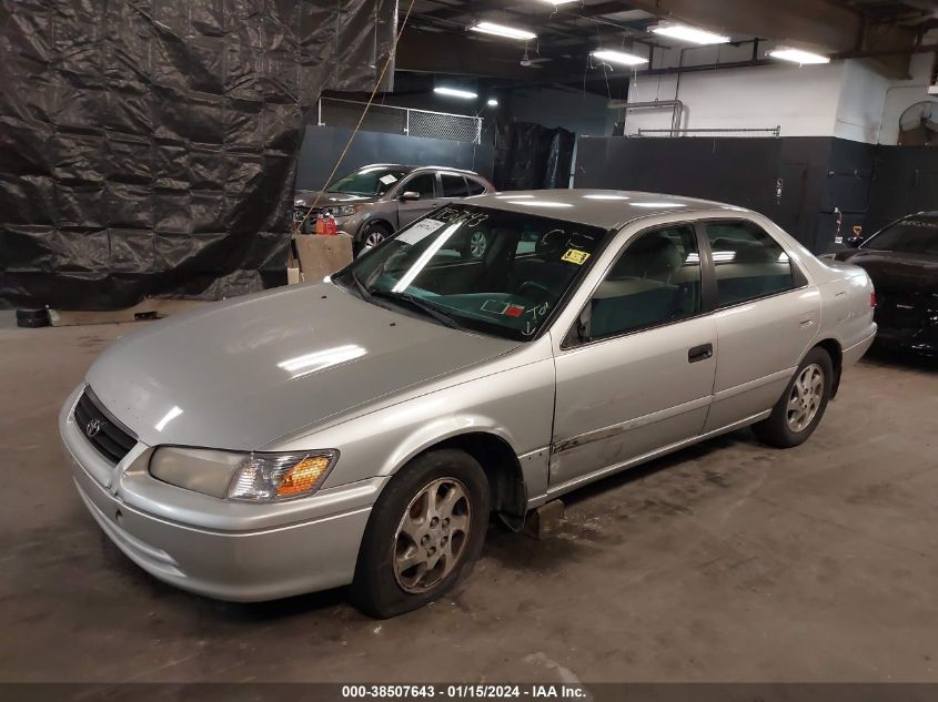 4T1BF28K71U120585 2001 Toyota Camry Le