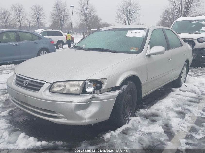 2000 Toyota Camry Le VIN: JT2BG22K7Y0490701 Lot: 38520363