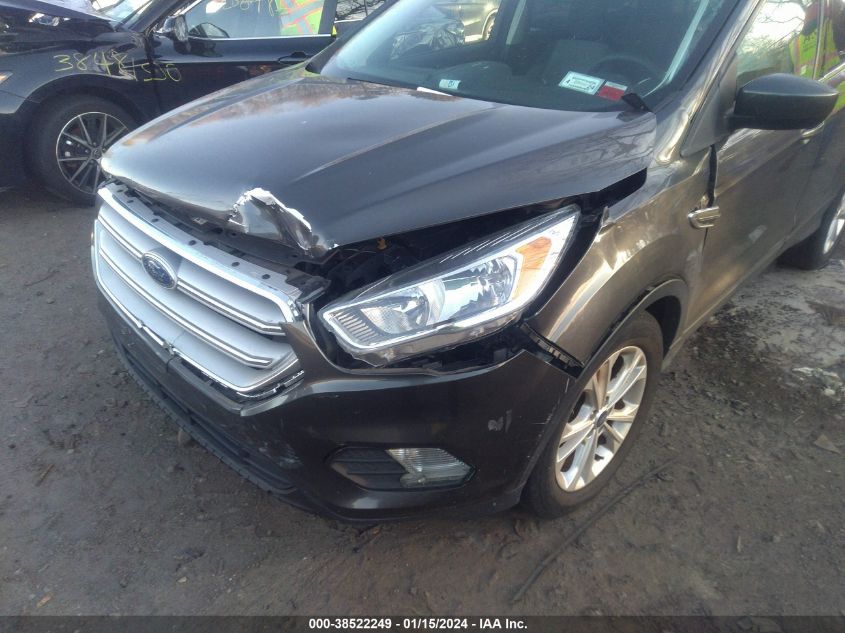 1FMCU9GD2JUA31982 2018 Ford Escape Se