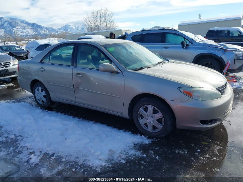 2004 Toyota Camry Le VIN: 4T1BE32K04U861781 Lot: 38523864