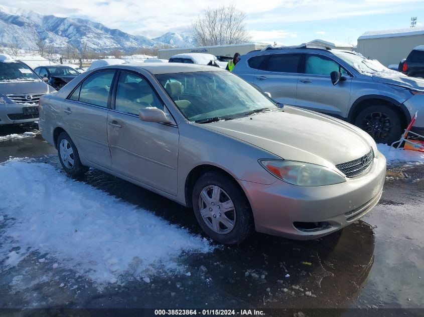 2004 Toyota Camry Le VIN: 4T1BE32K04U861781 Lot: 38523864