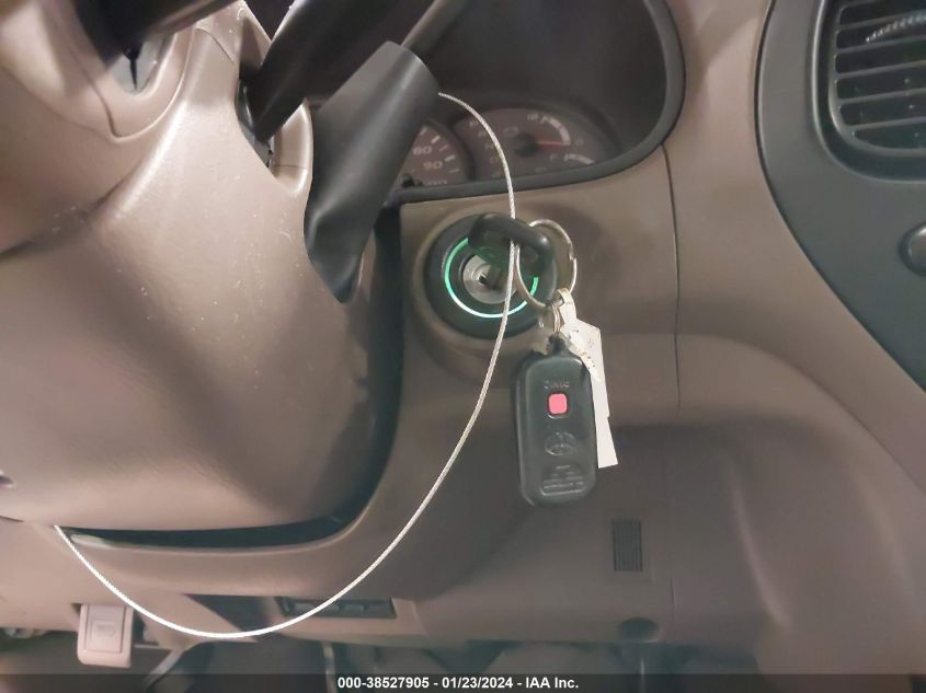 2003 Toyota Sequoia Sr5 VIN: 5TDBT44A33S192607 Lot: 38527905