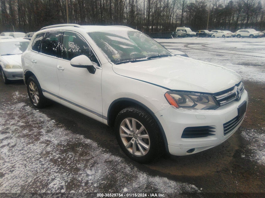 2014 VOLKSWAGEN TOUAREG 3.6L SPORT - WVGEF9BP2ED003108