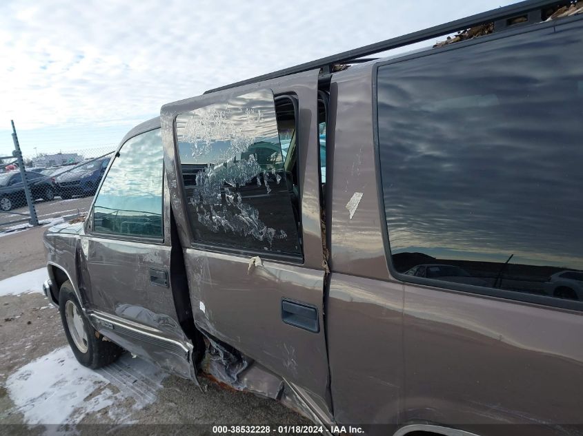 3GNEC16R8VG140655 1997 Chevrolet Suburban Lt