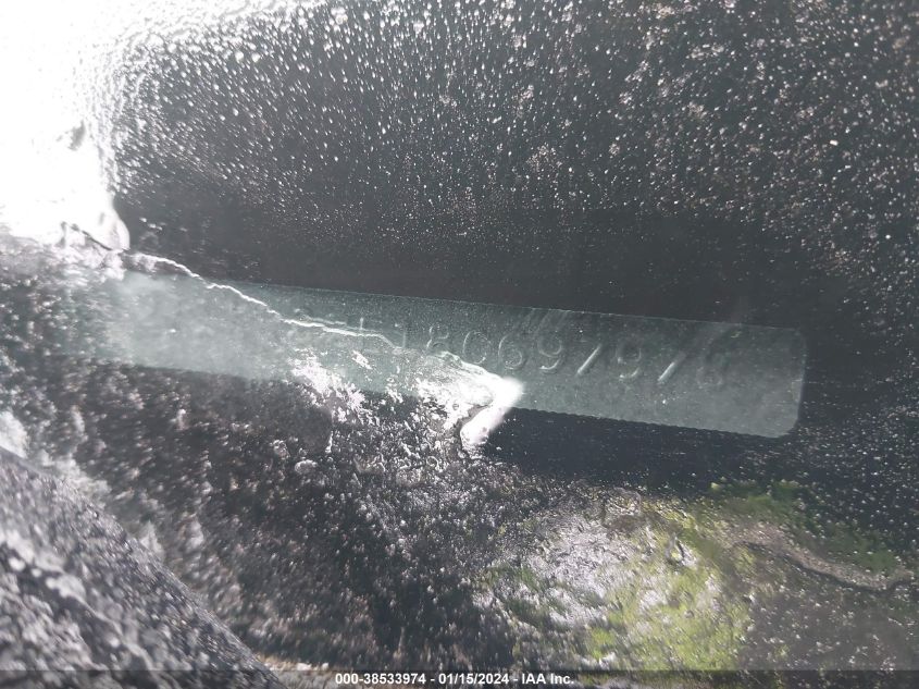 2008 Toyota Matrix VIN: 2T1KR32E18C697978 Lot: 39253433