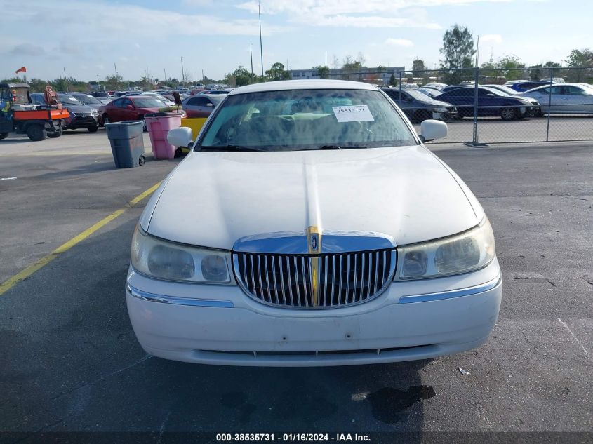 1LNFM83W1XY613457 1999 Lincoln Town Car Cartier