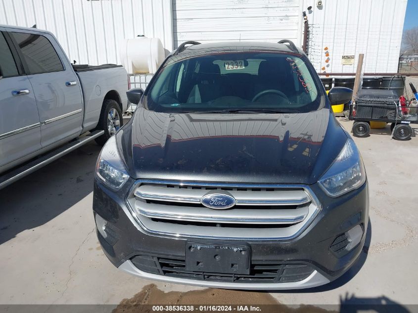 1FMCU9GD9JUC60319 2018 Ford Escape Se