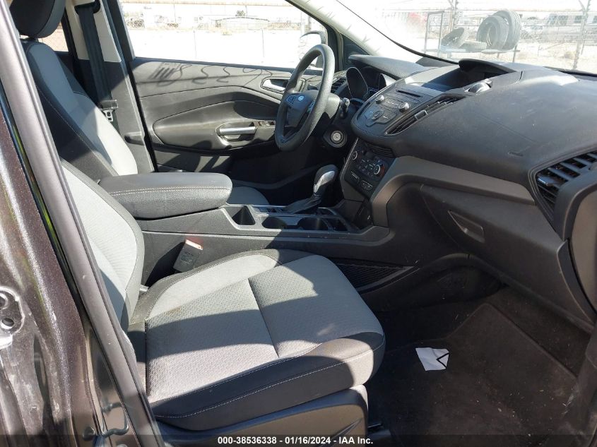 1FMCU9GD9JUC60319 2018 Ford Escape Se