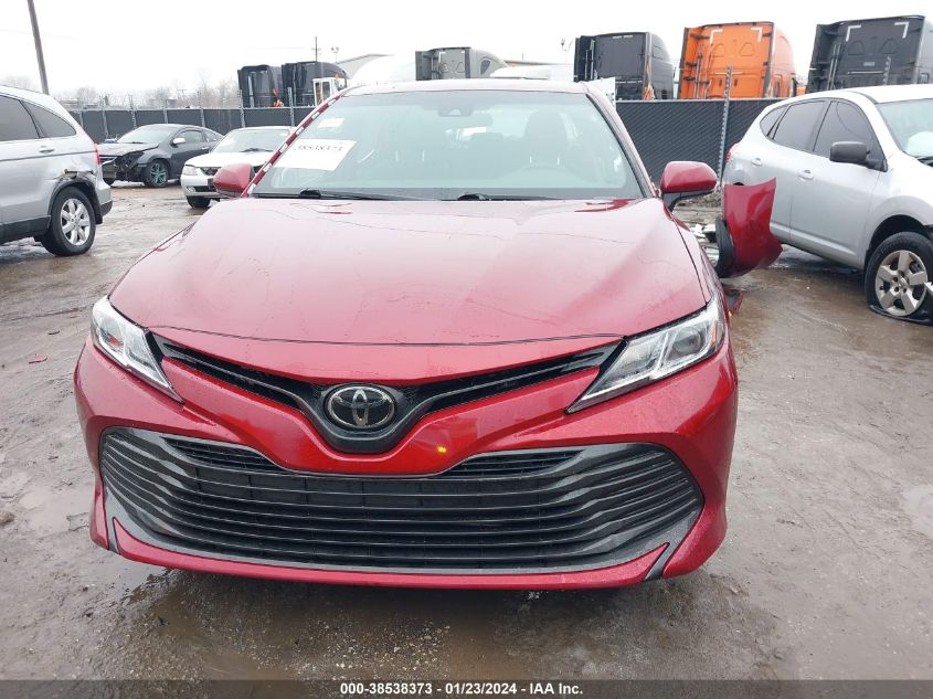 4T1B11HK8JU671049 2018 Toyota Camry Le