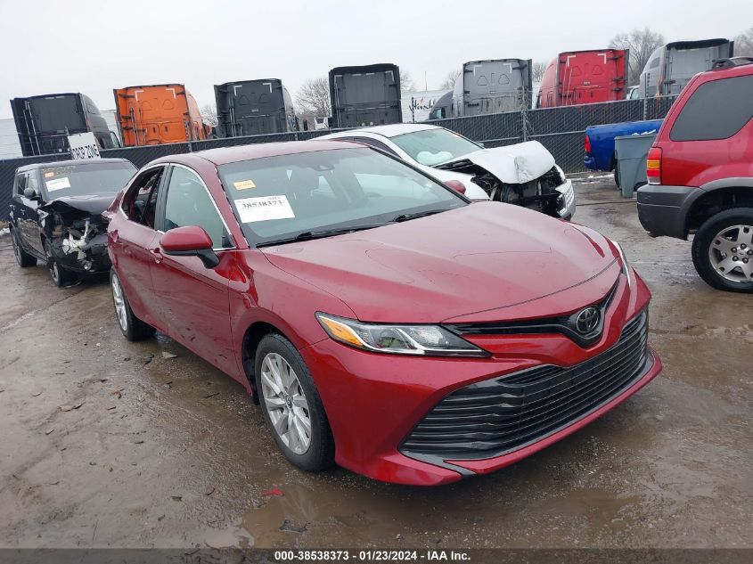 4T1B11HK8JU671049 2018 Toyota Camry Le