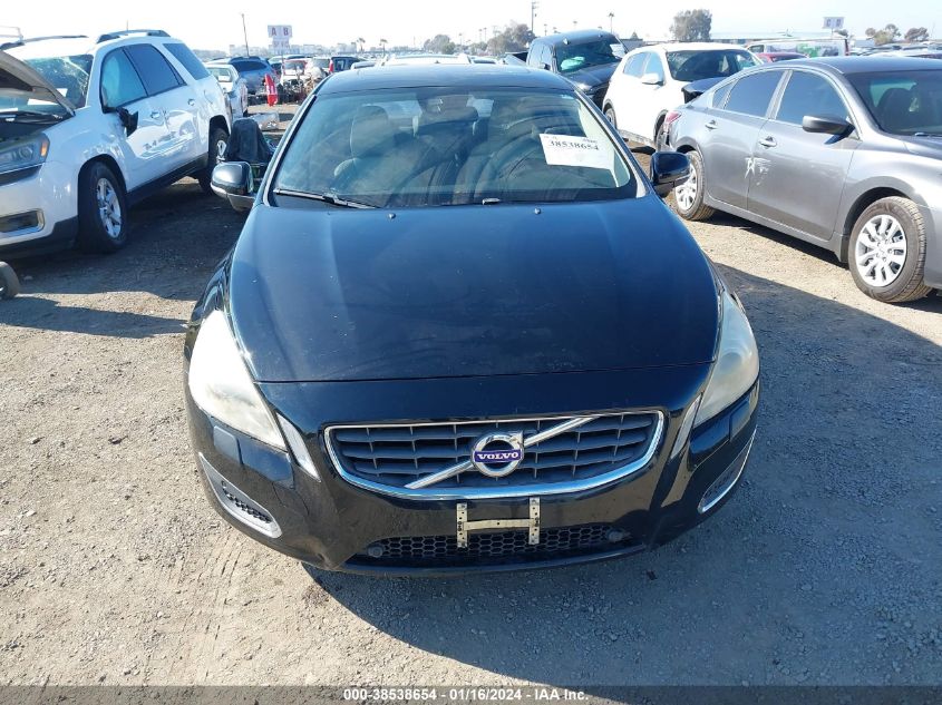 2013 Volvo S60 T5/T5 Platinum/T5 Premier/T5 Premier Plus VIN: YV1612FSXD2208807 Lot: 38538654