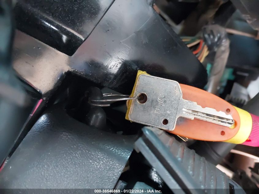 2000 Chevrolet C/K 3500 VIN: 1GCHK33J8YF515548 Lot: 38546869