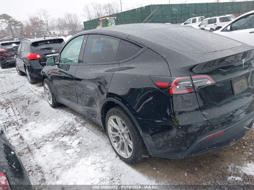 2022 Tesla Model Y Long Range Dual Motor All-Wheel Drive VIN: 7SAYGDEE8NF307129 Lot: 38550052