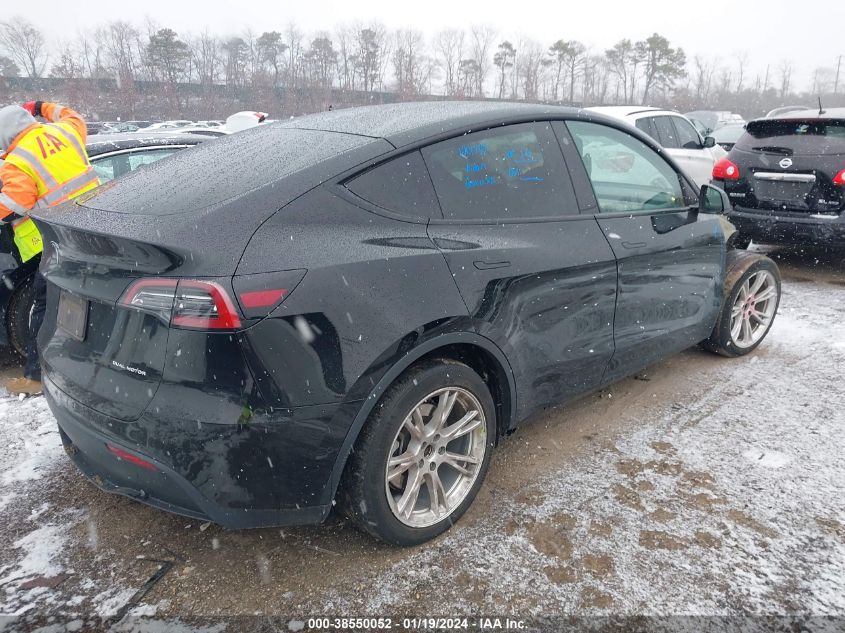 2022 Tesla Model Y Long Range Dual Motor All-Wheel Drive VIN: 7SAYGDEE8NF307129 Lot: 38550052