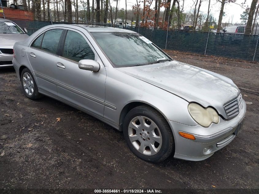 2005 Mercedes-Benz C 240 Luxury 4Matic VIN: WDBRF81J45F707665 Lot: 38554661