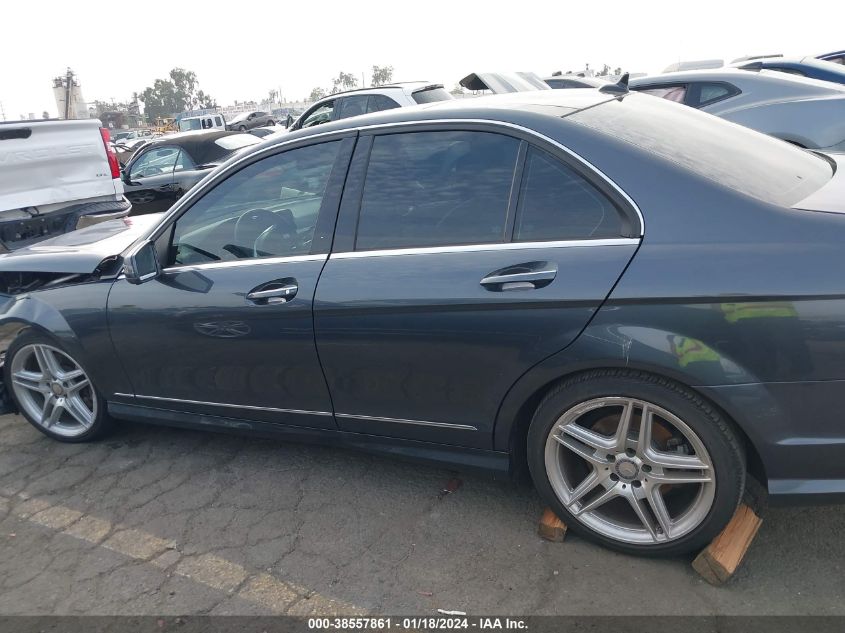 2014 Mercedes-Benz C 300 Luxury 4Matic/Sport 4Matic VIN: WDDGF8AB0EA942598 Lot: 38557861