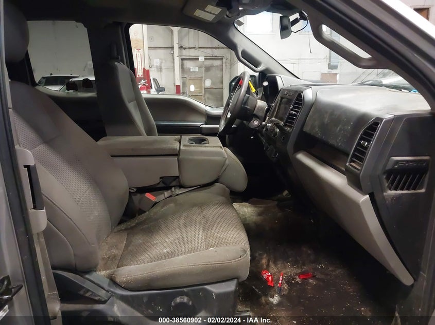 VIN 1FTFX1E44LFC82670 2020 FORD F-150 XLT