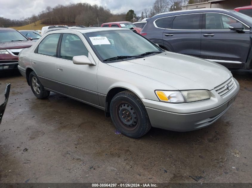 1999 Toyota Camry Le VIN: JT2BG22K1X0355292 Lot: 38564297