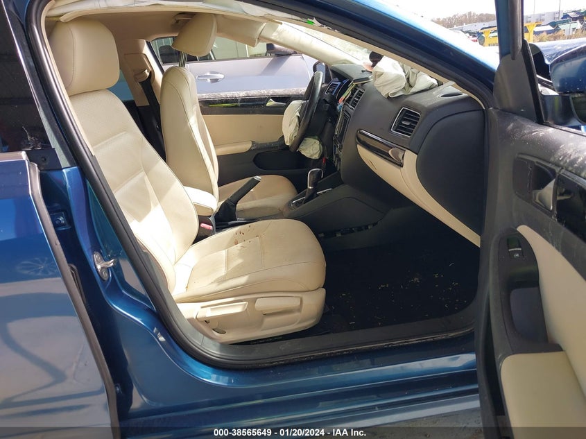 2017 Volkswagen Jetta 1.8T Sel/1.8T Sel Premium VIN: 3VWL17AJ6HM378338 Lot: 38565649