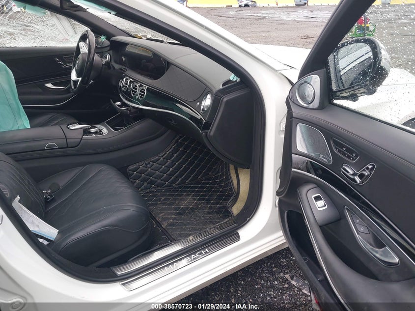 2018 Mercedes-Benz Maybach S 560 4Matic VIN: WDDUX8GB9JA358055 Lot: 38570723