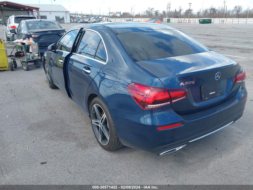 2022 Mercedes-Benz A 220 VIN: W1K3G4EBXNJ338524 Lot: 38571452