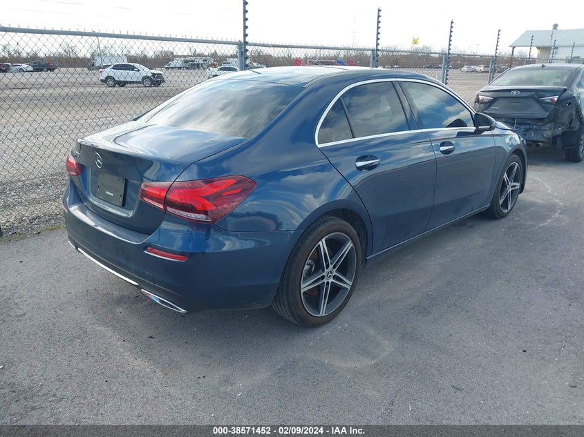 2022 Mercedes-Benz A 220 VIN: W1K3G4EBXNJ338524 Lot: 38571452