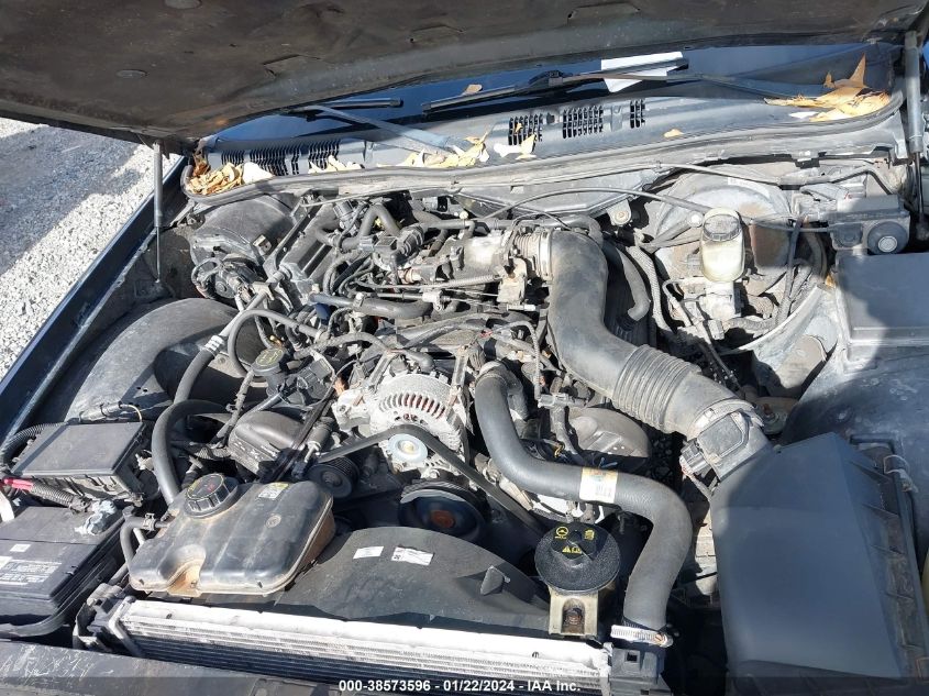 2FAFP74WX3X166468 2003 Ford Crown Victoria Lx