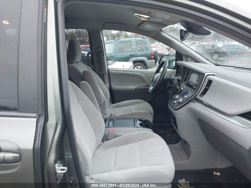 5TDKZ3DC8JS909008 2018 TOYOTA SIENNA, photo no. 5