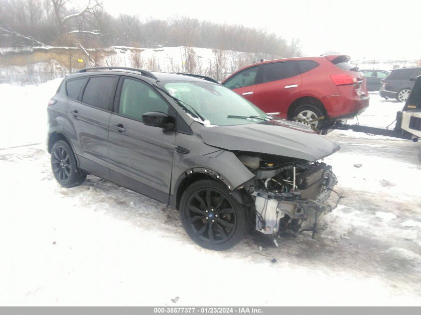 1FMCU9GD3JUB10397 2018 Ford Escape Se