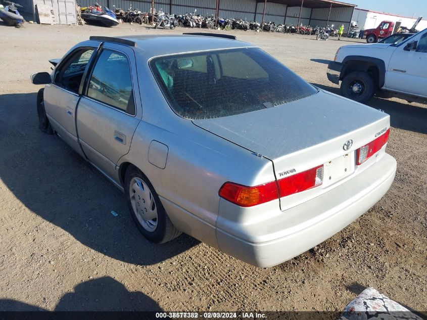 2000 Toyota Camry Le V6 VIN: 4T1BF22K8YU110831 Lot: 38577382