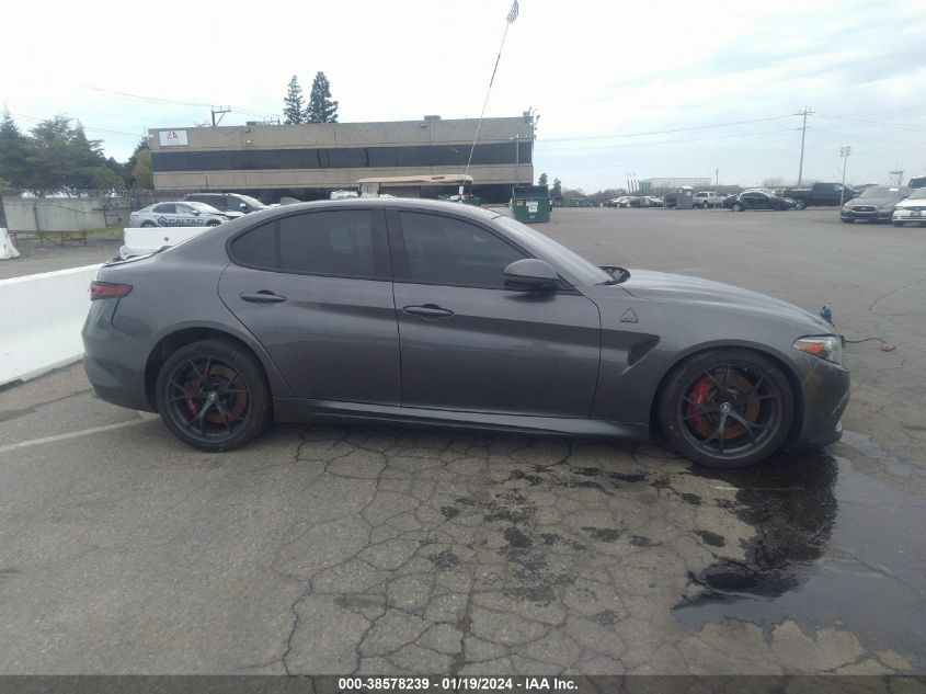 ZARFAEAV1J7595924 2018 Alfa Romeo Giulia Quadrifoglio Rwd