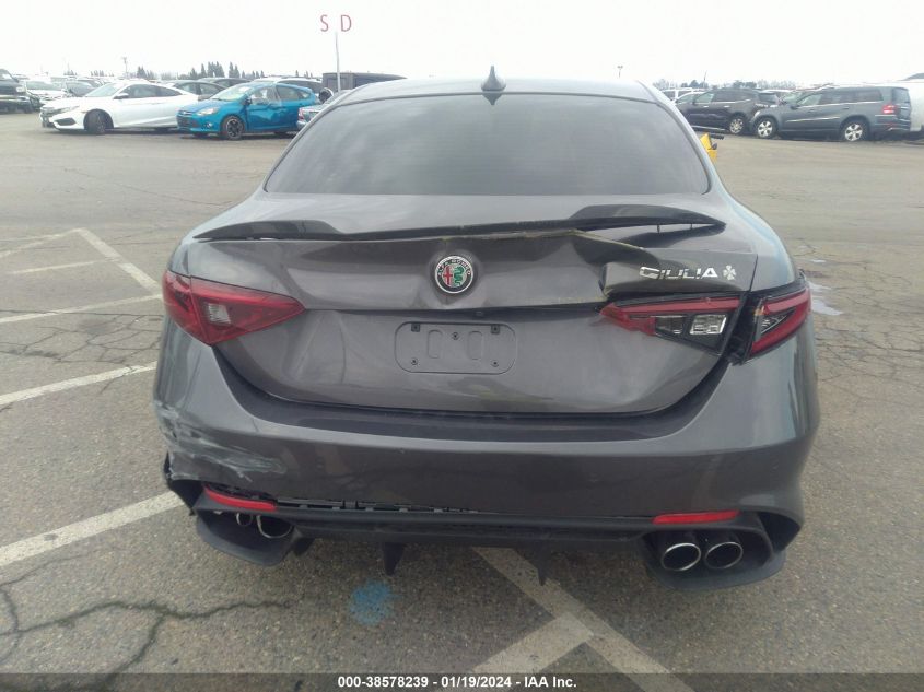 ZARFAEAV1J7595924 2018 Alfa Romeo Giulia Quadrifoglio Rwd