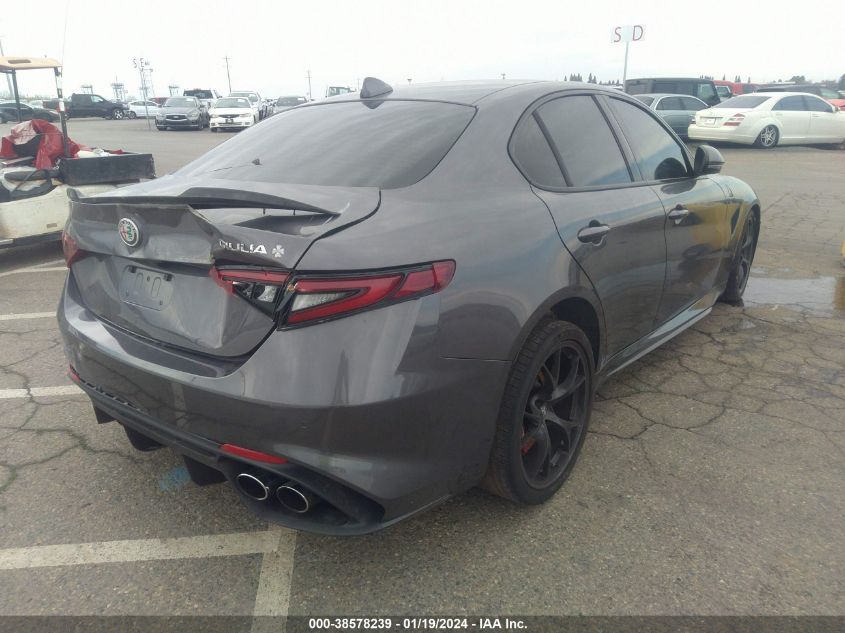 ZARFAEAV1J7595924 2018 Alfa Romeo Giulia Quadrifoglio Rwd