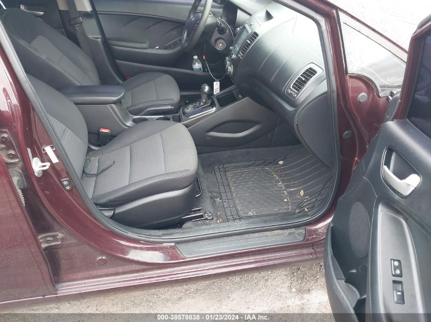 3KPFL4A77JE172300 2018 Kia Forte Lx